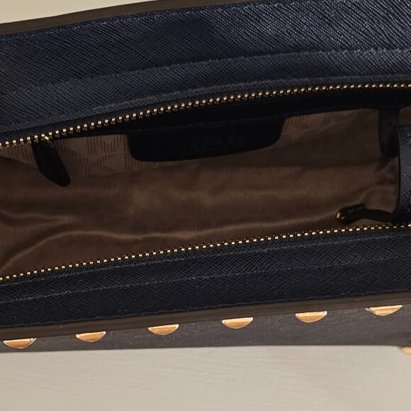 MICHAEL Michael Kors Selma Stud Medium Messenger - Picture 9 of 12